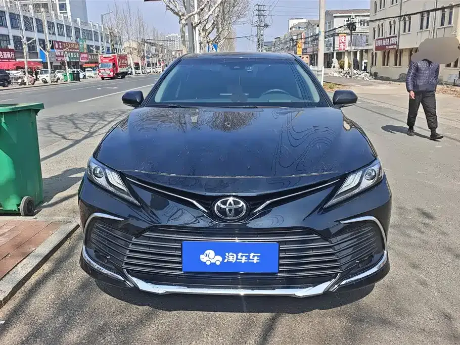 Toyota Camry — фото 10