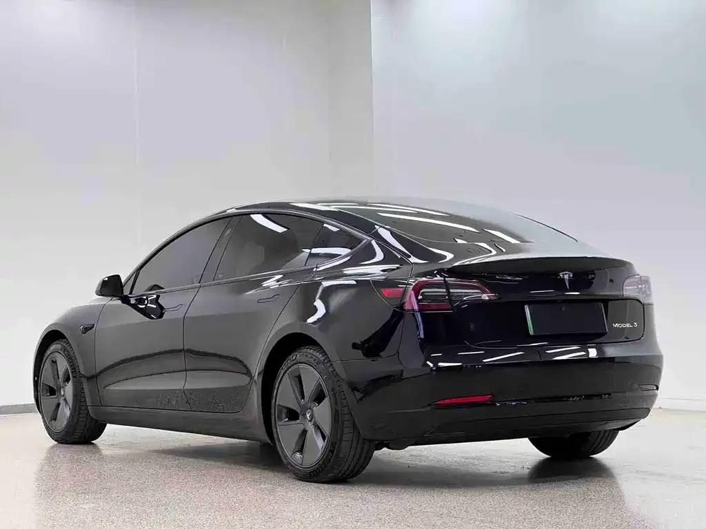 Tesla Model 3 — фото 5