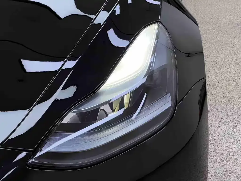 Tesla Model 3 — фото 4