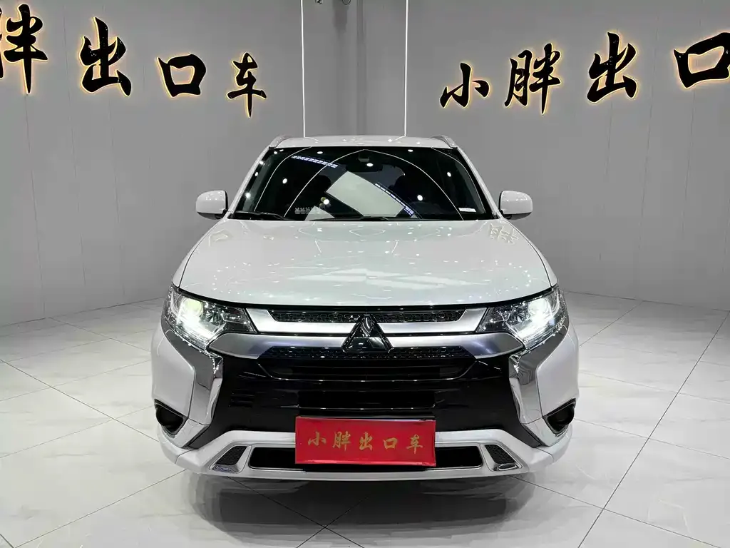 Mitsubishi Outlander — фото 5