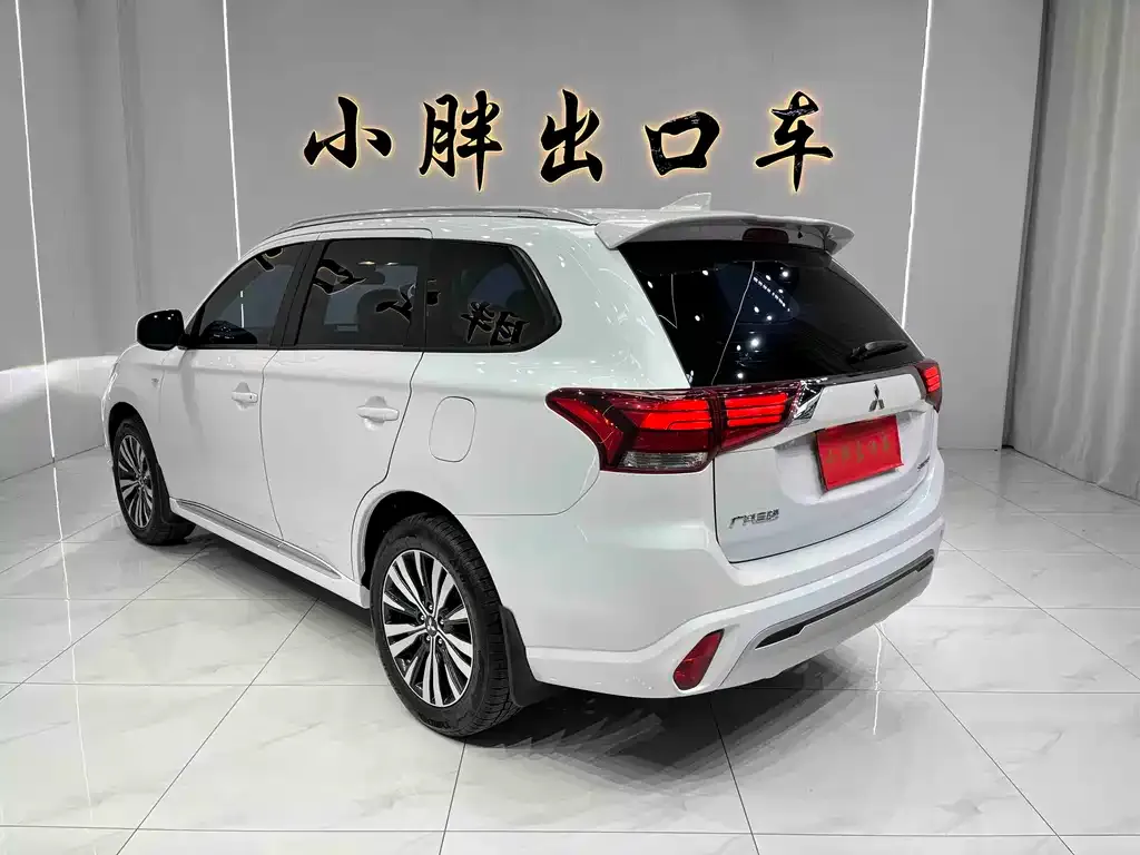 Mitsubishi Outlander — фото 3