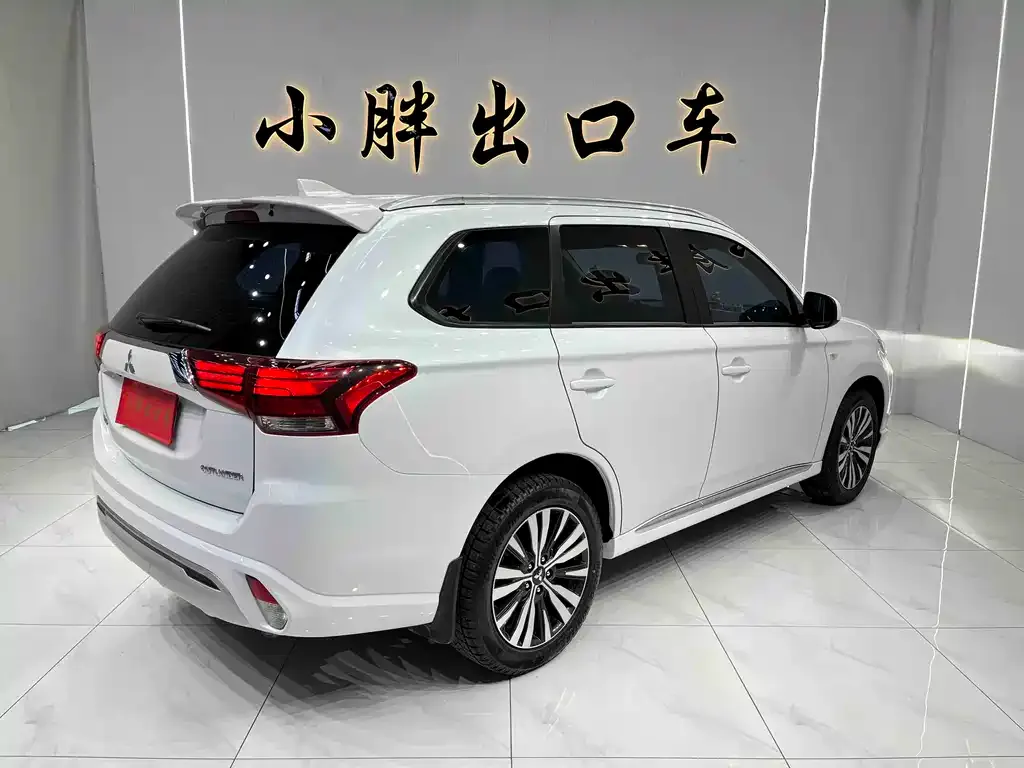 Mitsubishi Outlander — фото 6
