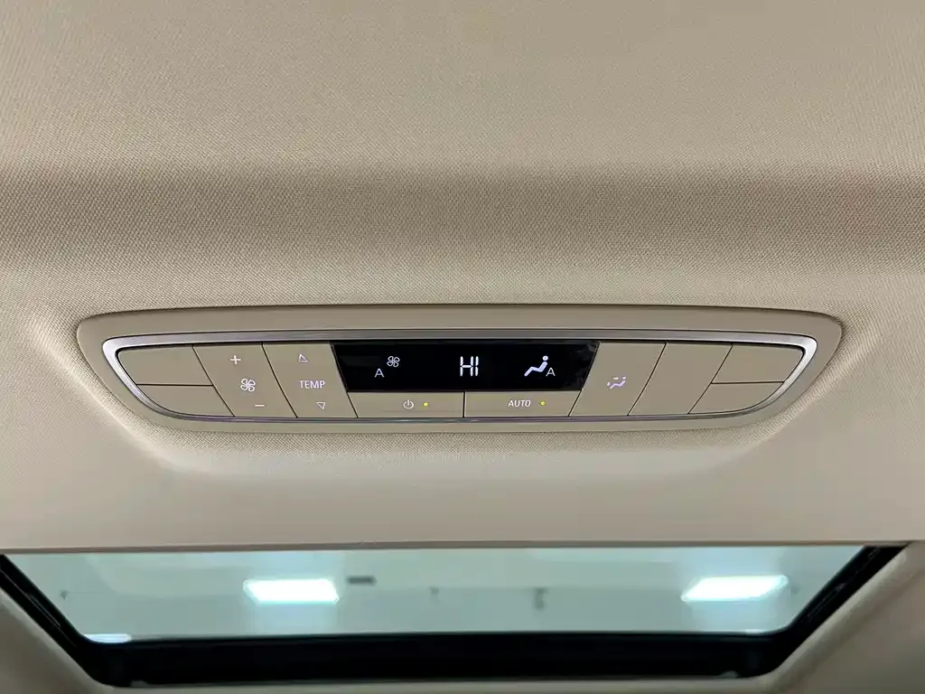 Buick GL8 Hybrid — фото 5