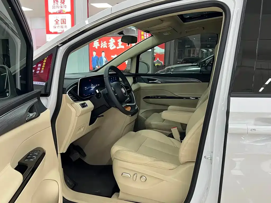 Buick GL8 Hybrid — фото 9