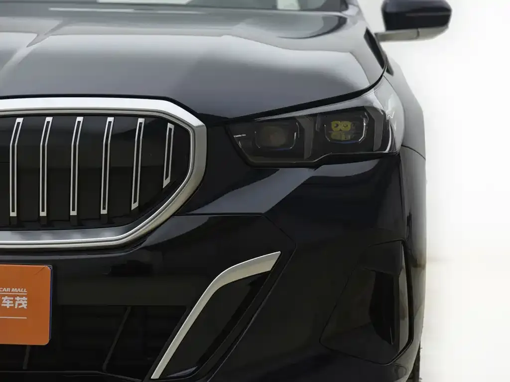 BMW 5 Series — фото 9