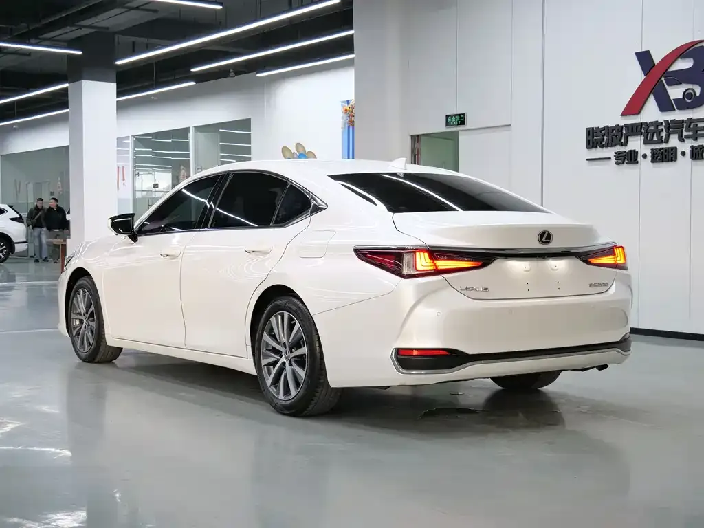 Lexus ES 2021 из CN, фото 8