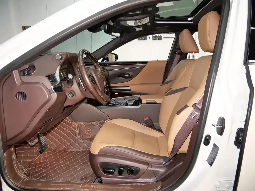 Lexus ES 2021 из CN, фото 9