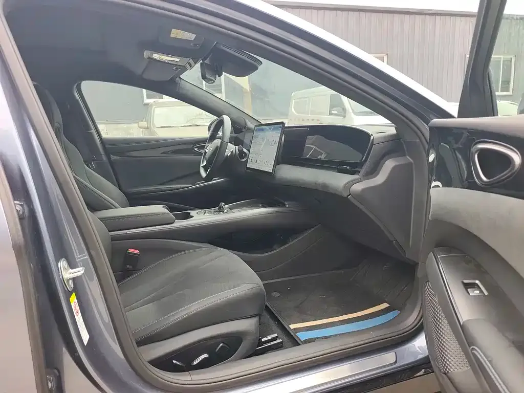 BYD Seal — фото 4