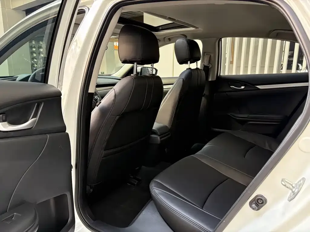 Honda Civic — фото 10