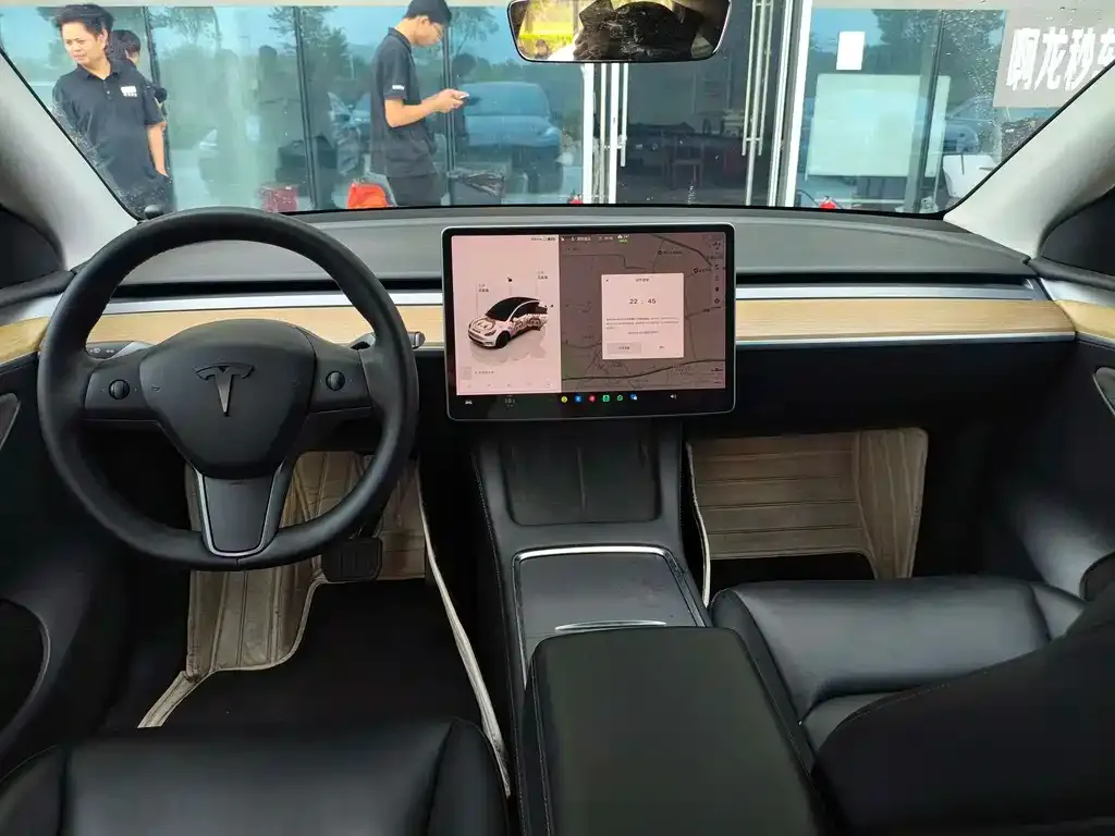 Tesla Model Y — фото 4