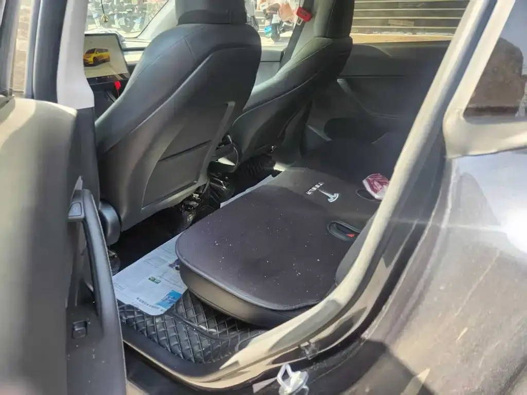 Tesla Model Y 2025 из CN, фото 3