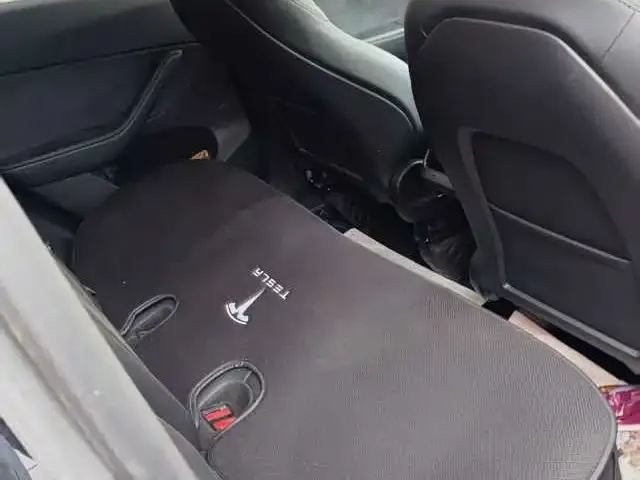 Tesla Model Y 2025 из CN, фото 2