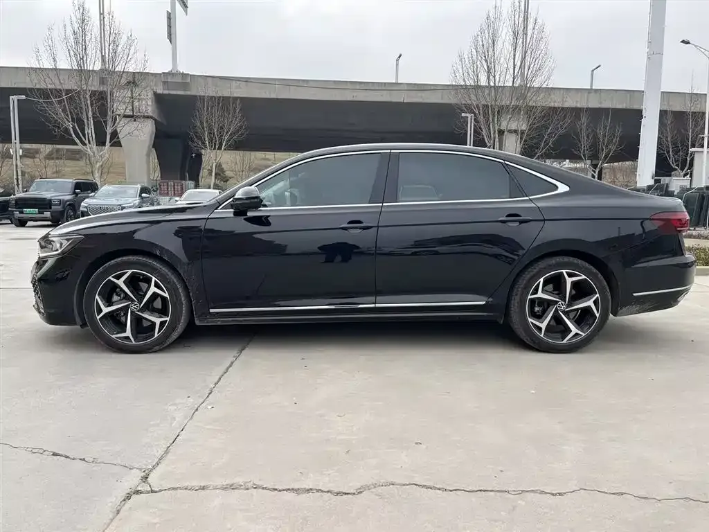 Volkswagen Passat — фото 7