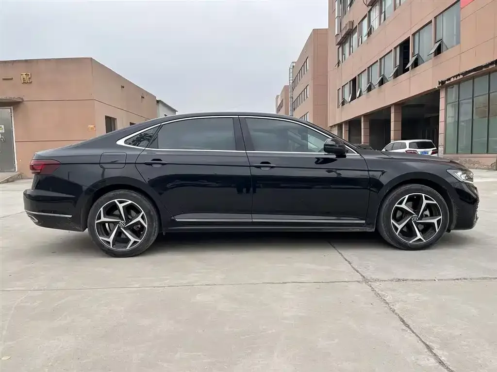 Volkswagen Passat — фото 6