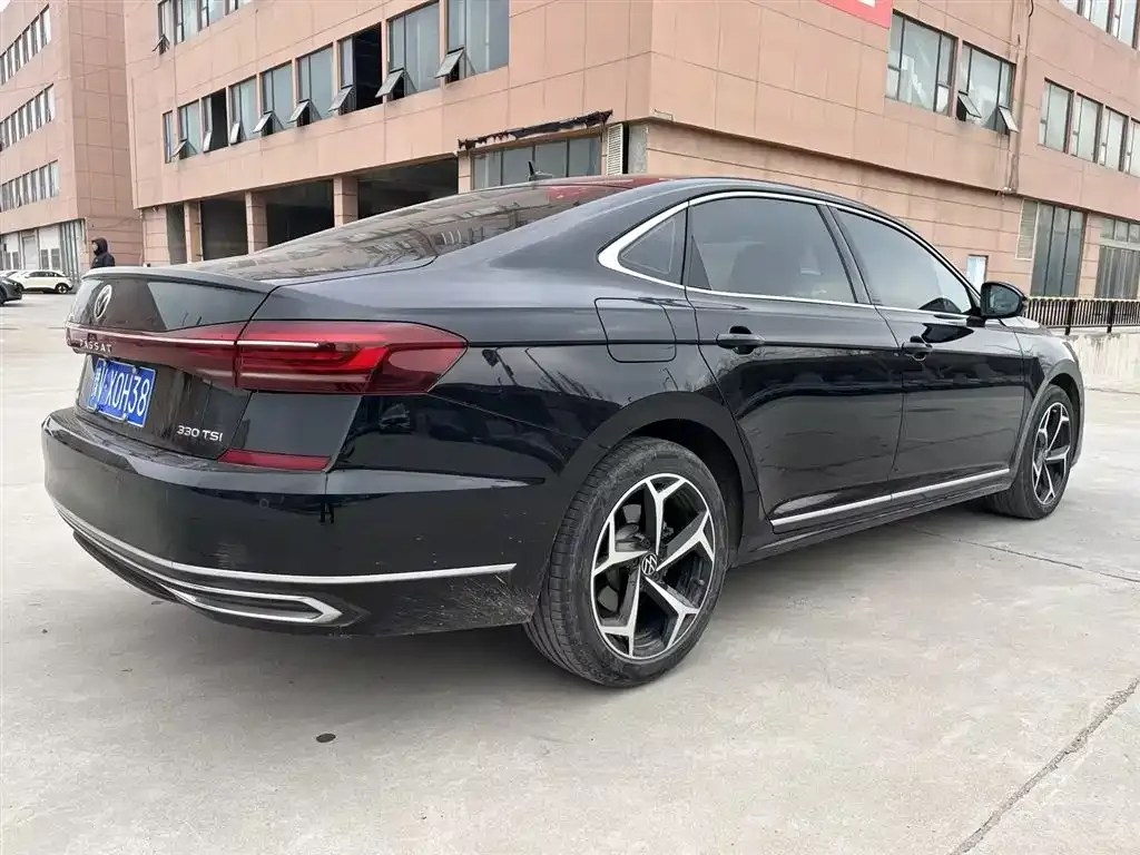 Volkswagen Passat — фото 8