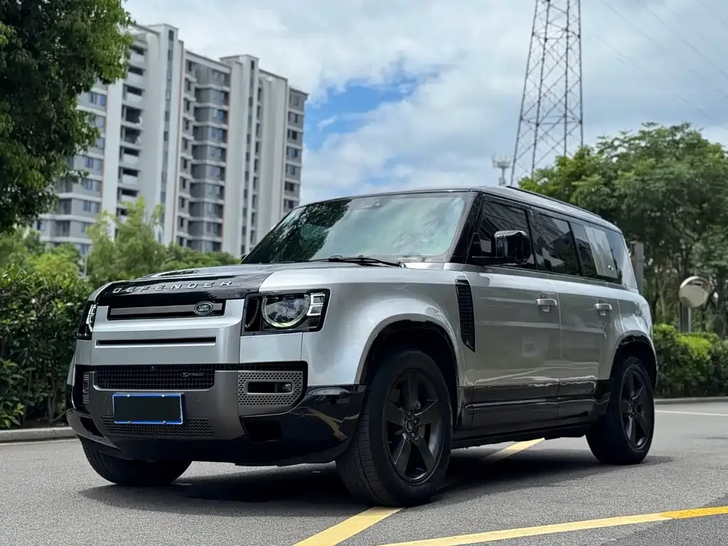 Land Rover Defender — фото 1