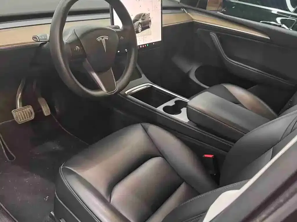 Tesla Model Y — фото 4
