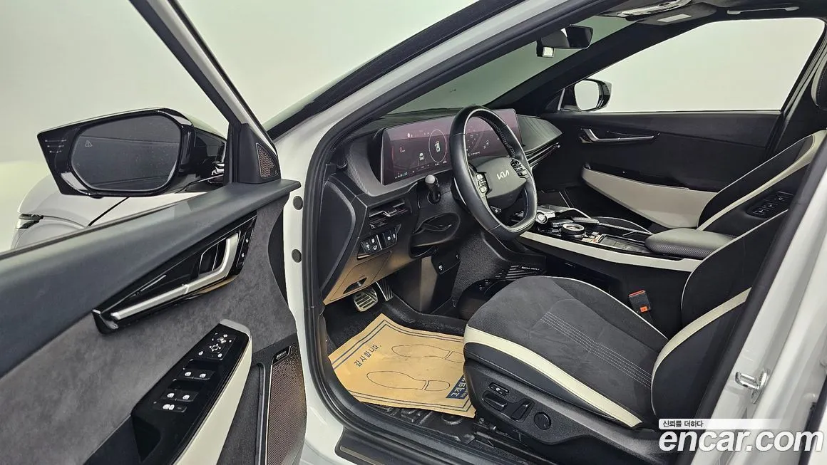 Kia EV6 2023 из KR, фото 2