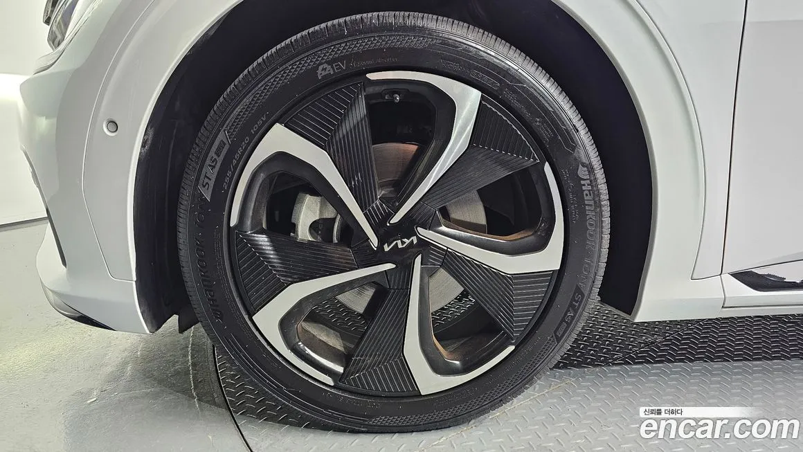Kia EV6 2023 из KR, фото 10