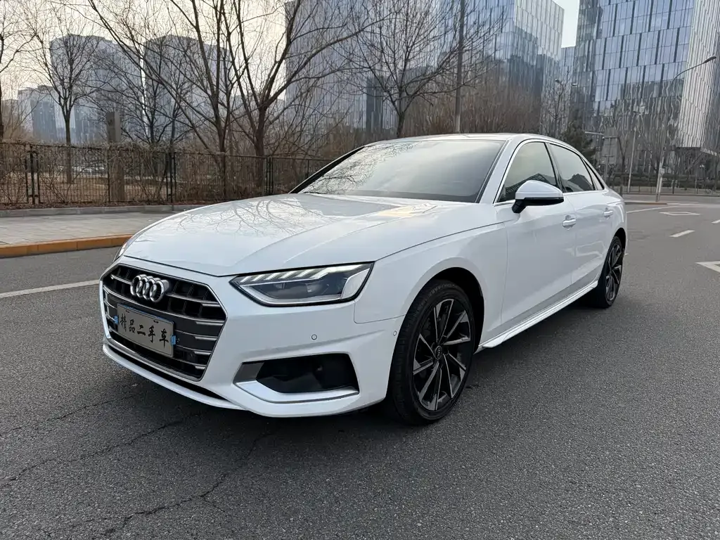 Audi A4L 2022 из CN, фото 1