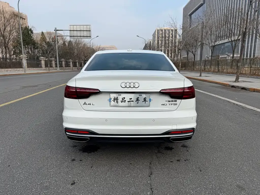 Audi A4L 2022 из CN, фото 9