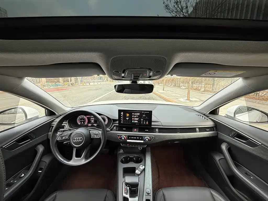 Audi A4L 2022 из CN, фото 3