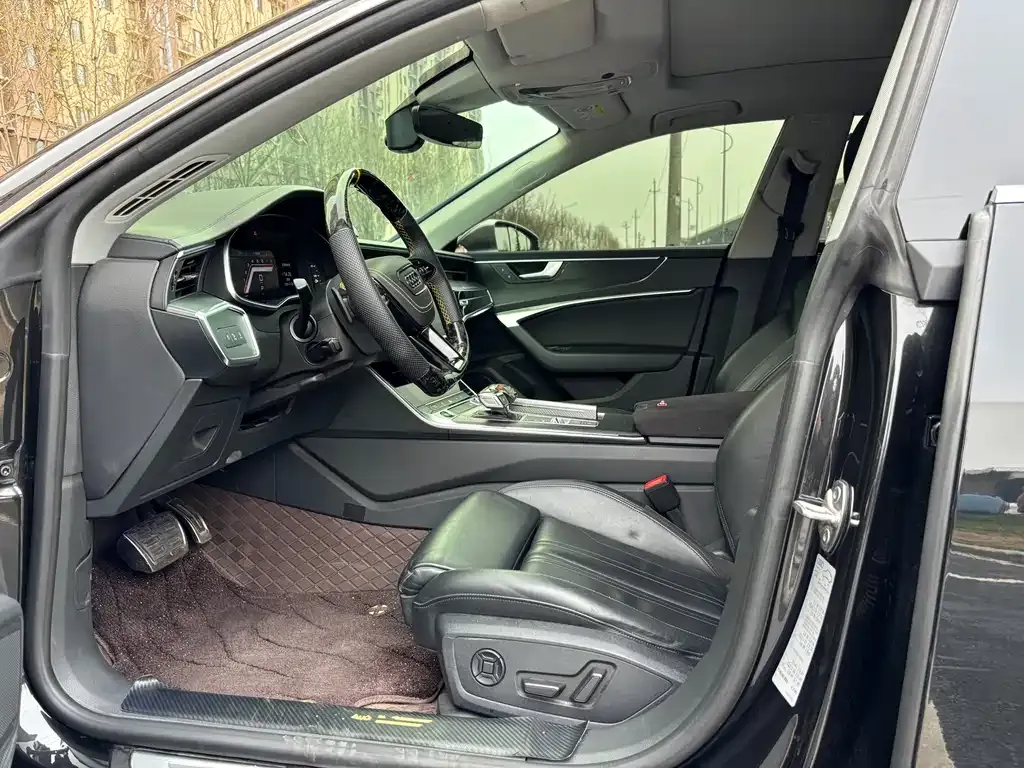 Audi A7 2022 из CN, фото 6