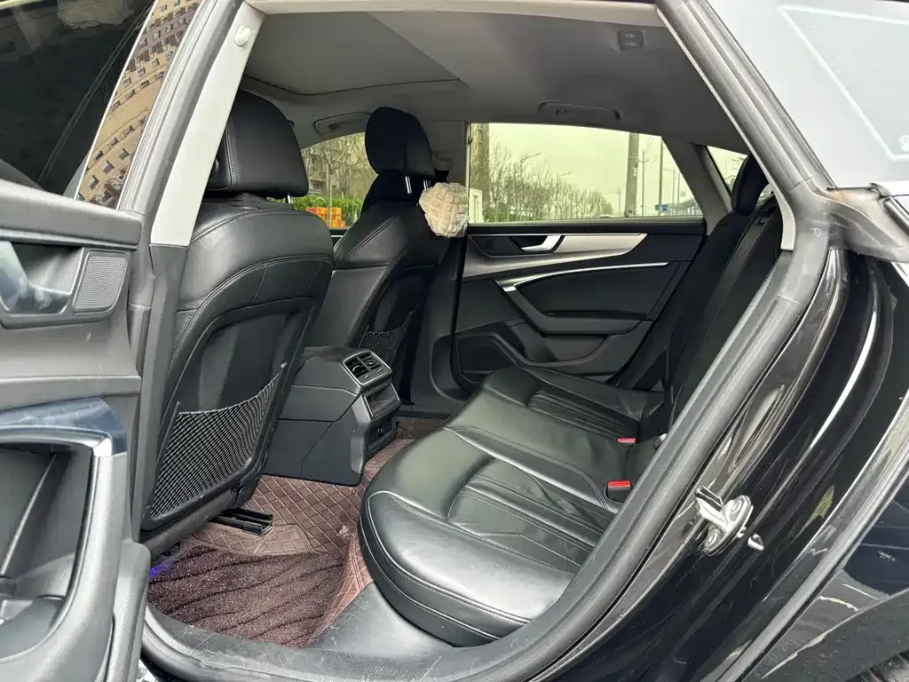 Audi A7 2022 из CN, фото 3