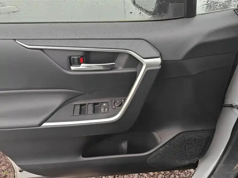 Toyota RAV4 2022 из CN, фото 3