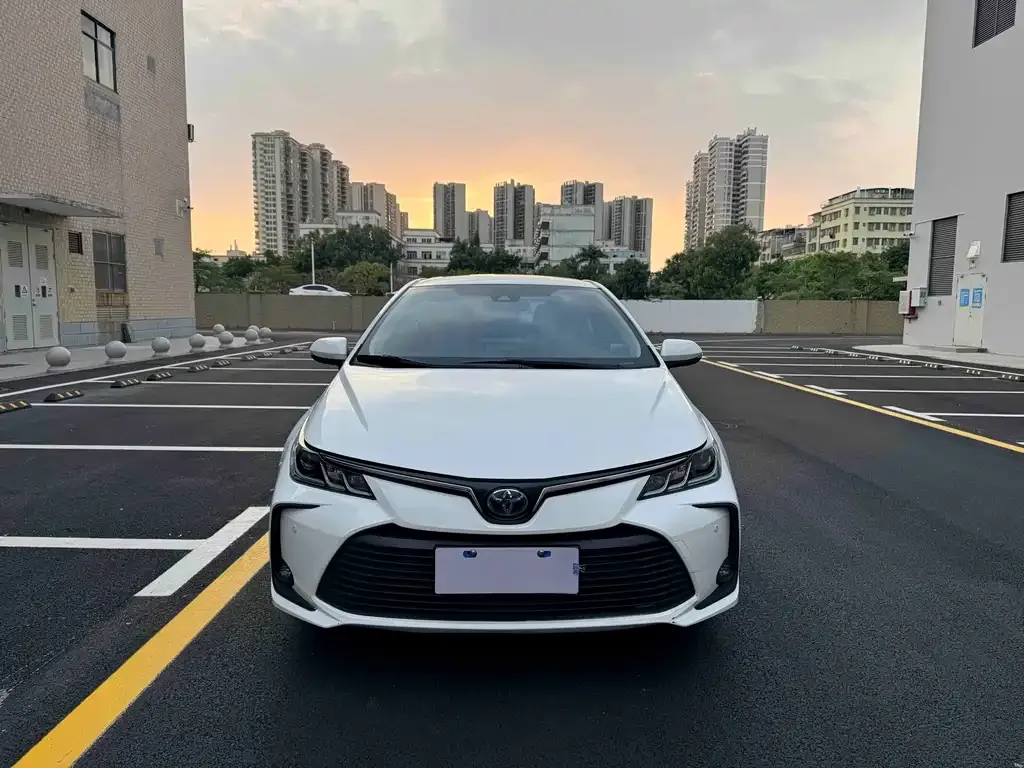 Toyota Corolla — фото 3
