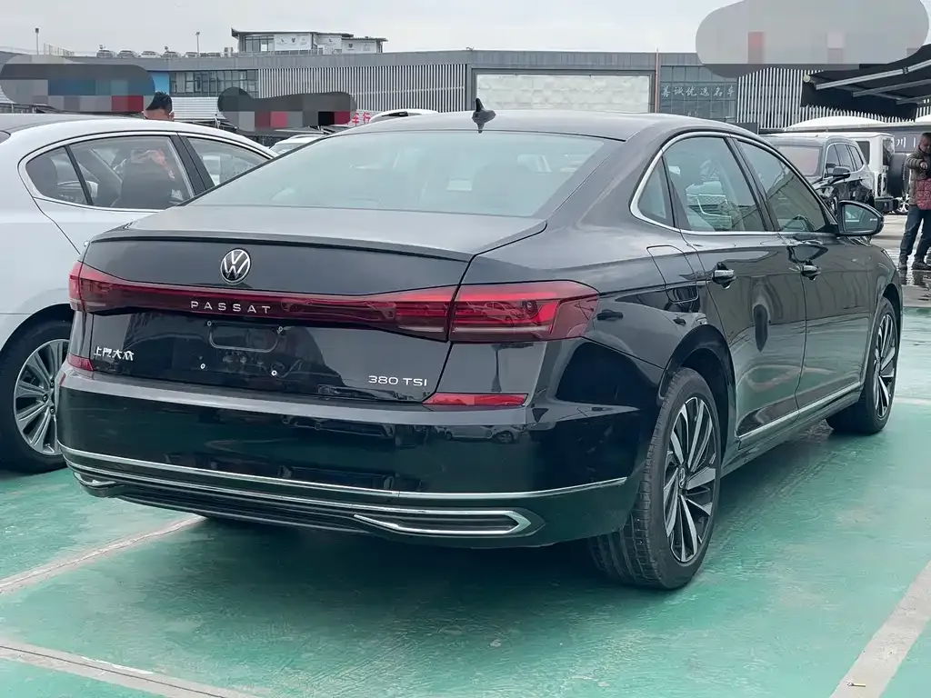 Volkswagen Passat — фото 7