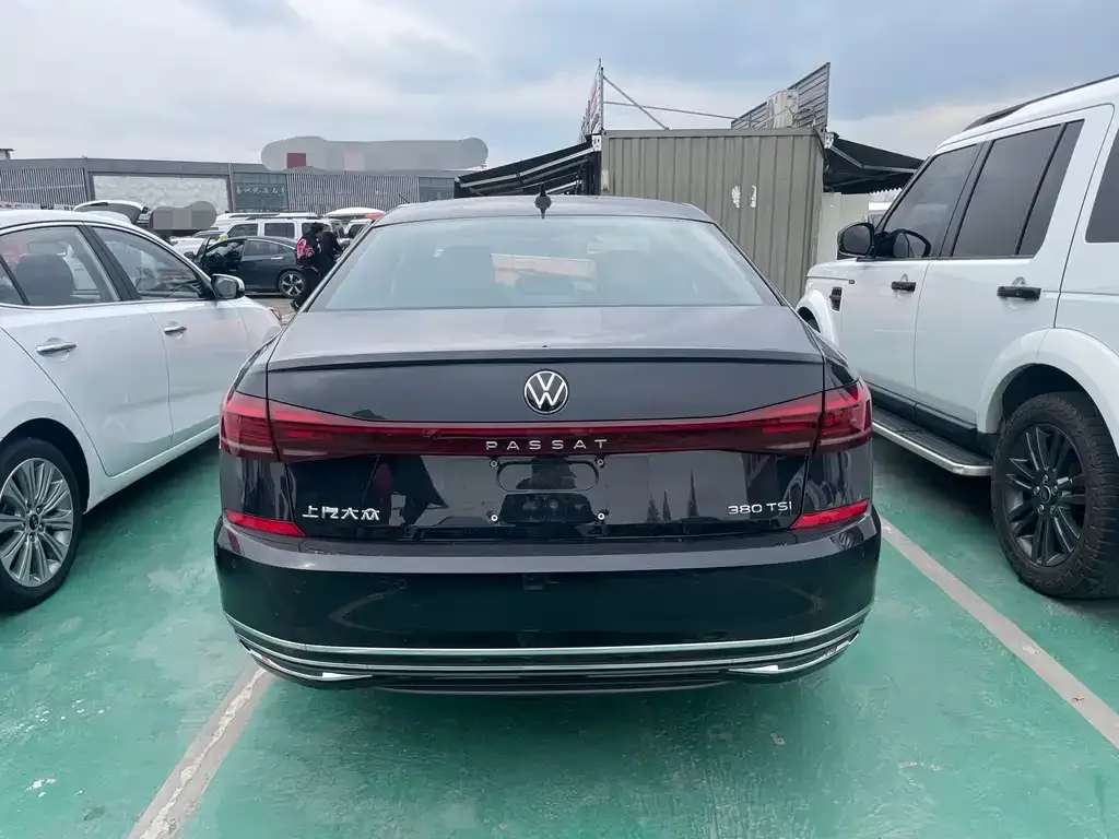 Volkswagen Passat — фото 9