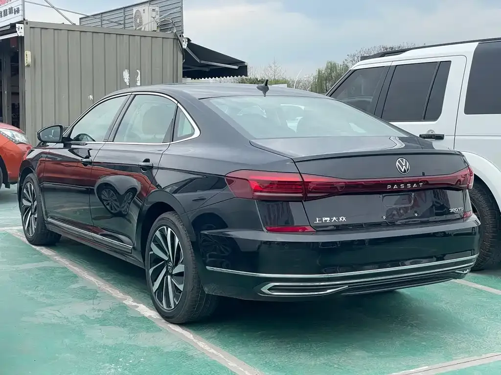Volkswagen Passat — фото 5