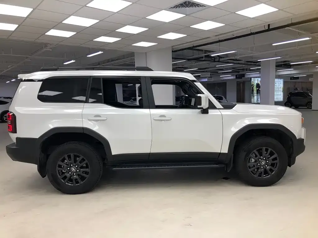 Toyota Prado — фото 4