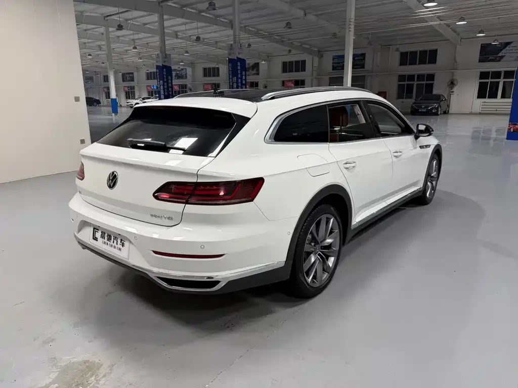 Volkswagen CC 2023 из CN, фото 8