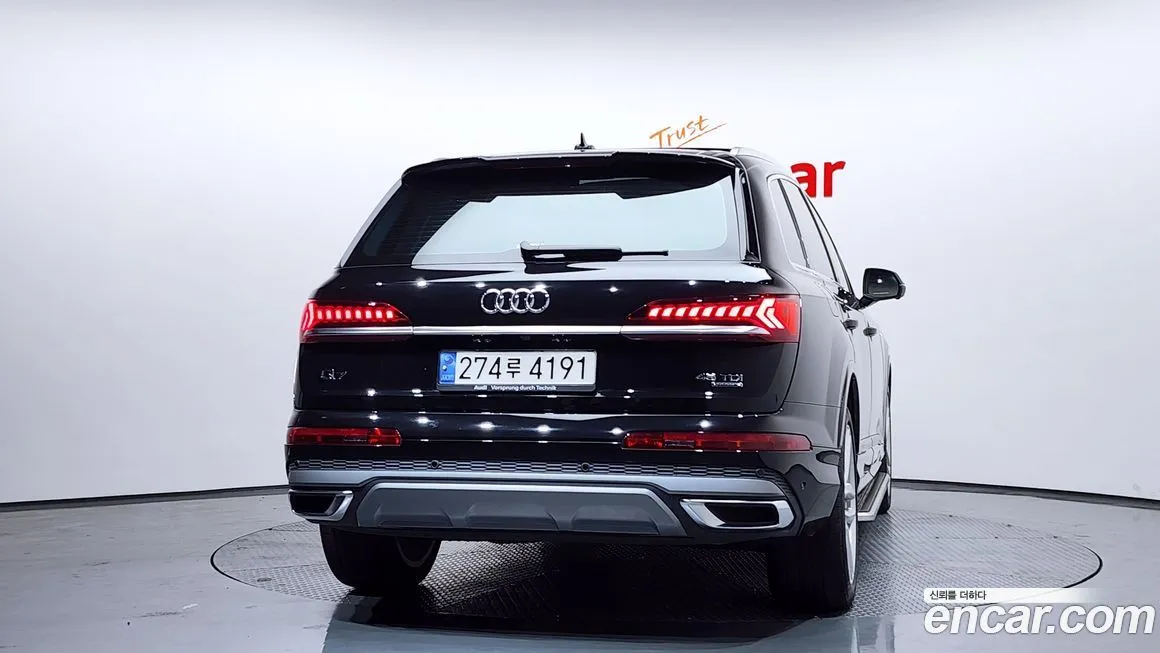 Audi Q7 — фото 3