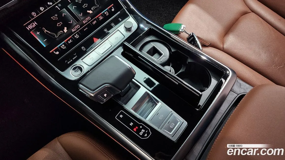 Audi Q7 — фото 10