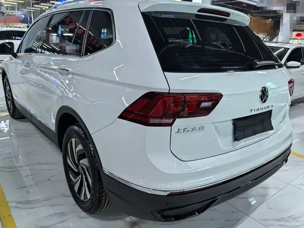 Volkswagen Tiguan L — фото 3
