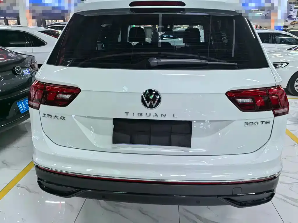 Volkswagen Tiguan L — фото 6