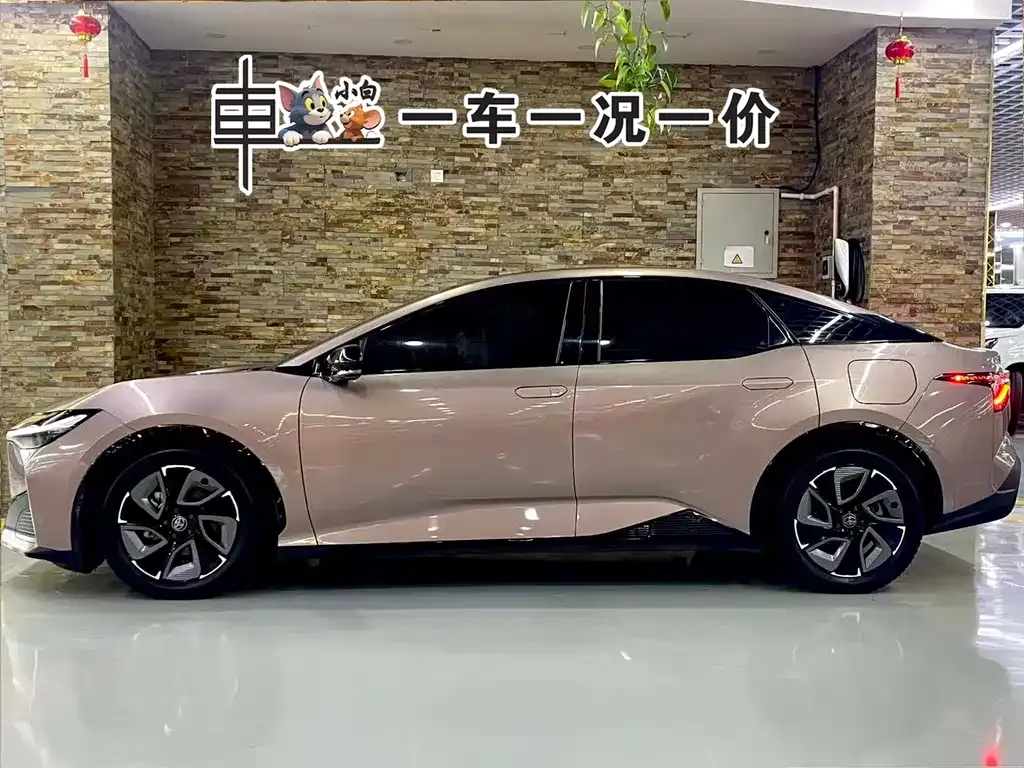 Toyota bZ3 2023 из CN, фото 7