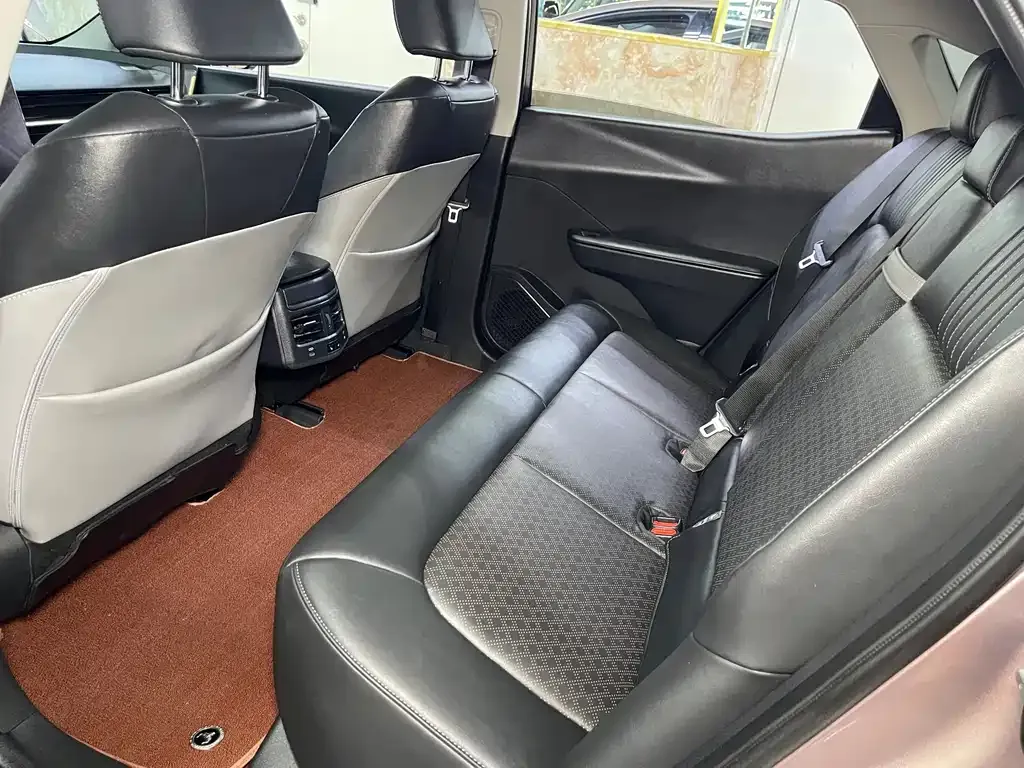 Toyota bZ3 2023 из CN, фото 6