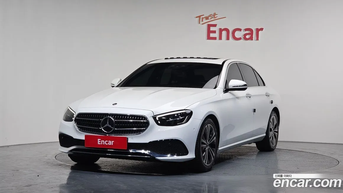 Mercedes-Benz E-Class — фото 1