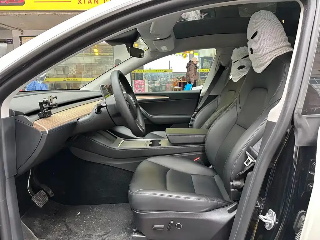 Tesla Model Y 2023 из CN, фото 10