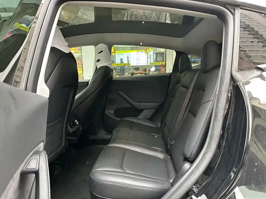 Tesla Model Y 2023 из CN, фото 9