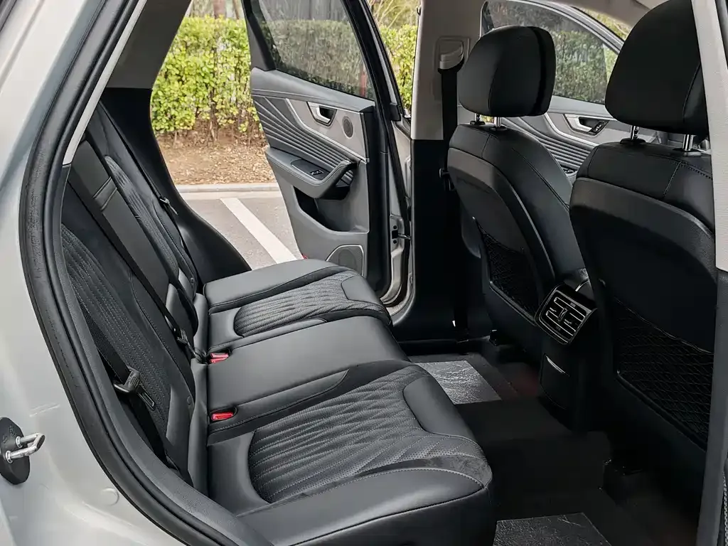 Hongqi HS5 2024 из CN, фото 3