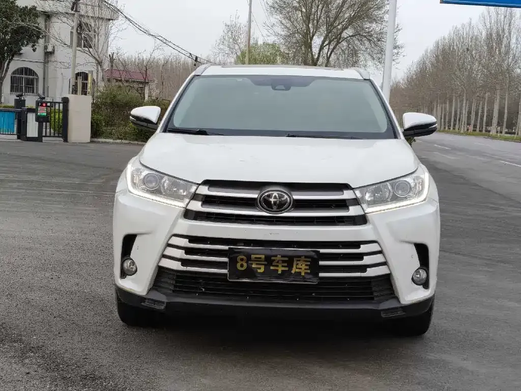 Toyota Highlander — фото 4