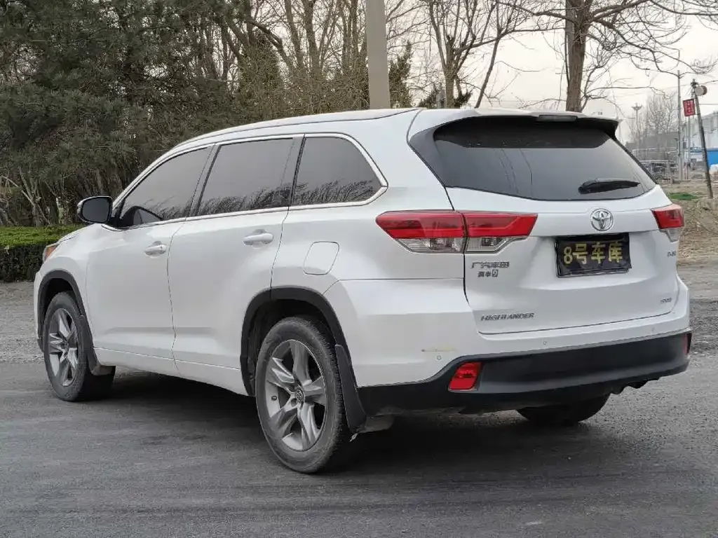 Toyota Highlander — фото 9