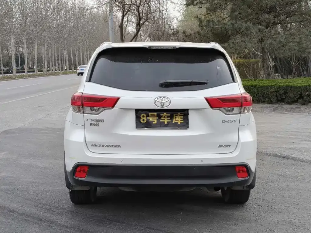Toyota Highlander — фото 2