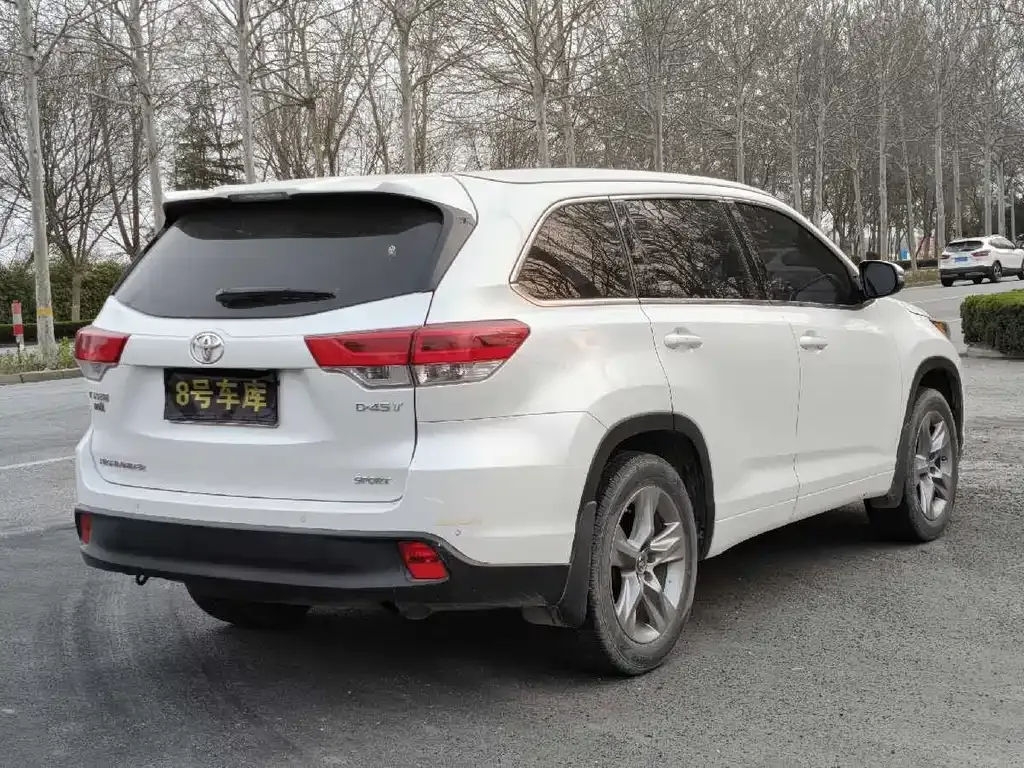 Toyota Highlander — фото 5
