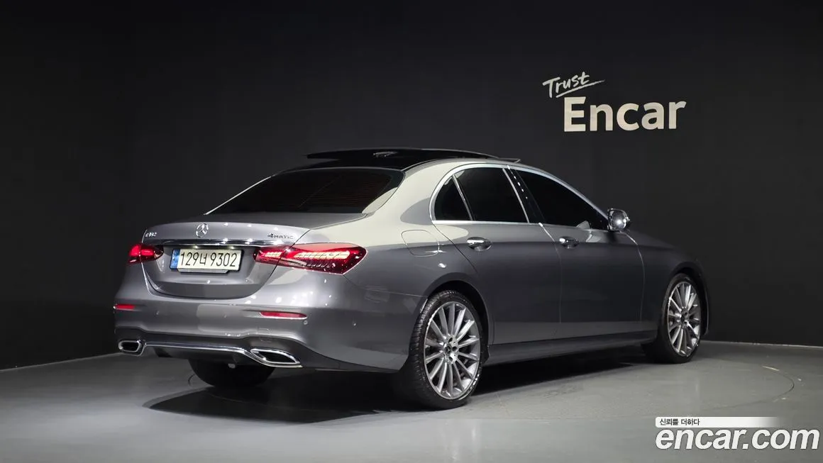 Mercedes-Benz E-Class — фото 10